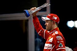 Podio: il terzo classificato Sebastian Vettel, Ferrari