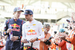 Brendon Hartley, Scuderia Toro Rosso, Daniel Ricciardo, Red Bull Racing, in the drivers parade