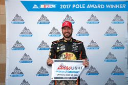 Ganador de la pole Martin Truex Jr., Furniture Row Racing Toyota