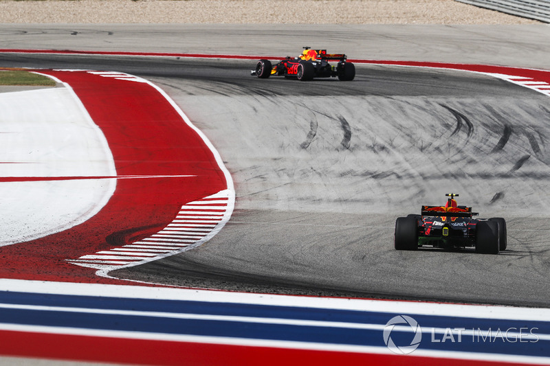 Daniel Ricciardo, Red Bull Racing RB13 y Max Verstappen, Red Bull Racing RB13