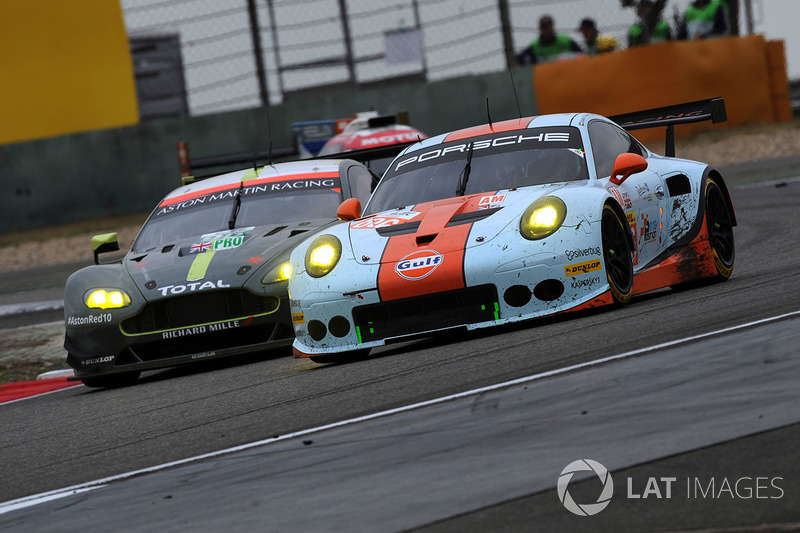 #86 Gulf Racing Porsche 911 RSR: Khaled Al Qubaisi, Ben Barker, Nick Foster