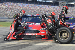 Kurt Busch, Stewart-Haas Racing Ford, makes a pit stop