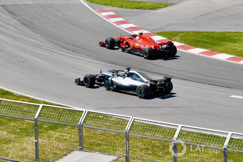Lewis Hamilton, Mercedes-AMG F1 W09 and Sebastian Vettel, Ferrari SF71H