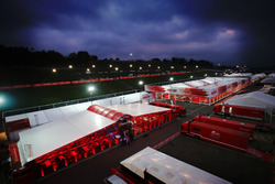Atmosfera nel Paddock