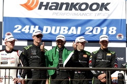 Podium: Racewinnaars #2 Black Falcon Mercedes-AMG GT3: Abdulaziz Al Faisal, Hubert Haupt, Yelmer Buu