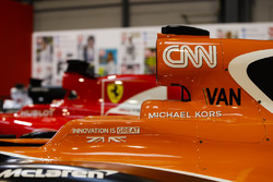 Автомобили McLaren, Ferrari и Renault