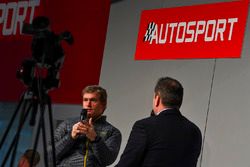 De 2000 Nascar kampioen Bobby Labonte in gesprek met Henry Hope-Frost op de Autosport Stage