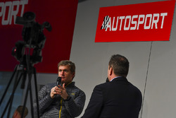il campione Nascar 2000 Bobby Labonte parla con Henry Hope-Frost sull'Autosport Stage