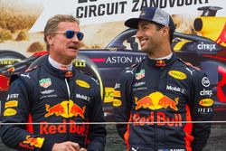 David Coulthard en Daniel Ricciardo tijdens de Jumbo Racedagen