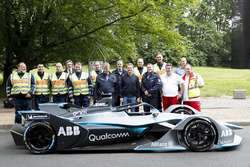 Le Champion du monde de F1, Nico Rosberg avec Alejandro Agag, PDG Formula E, et la Gen2