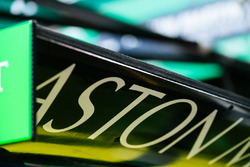 Заднее антикрыло Aston Martin Vantage AMR команды Aston Martin Racing