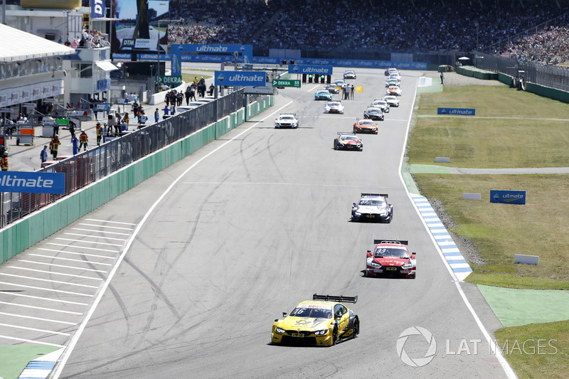 Start formation lap