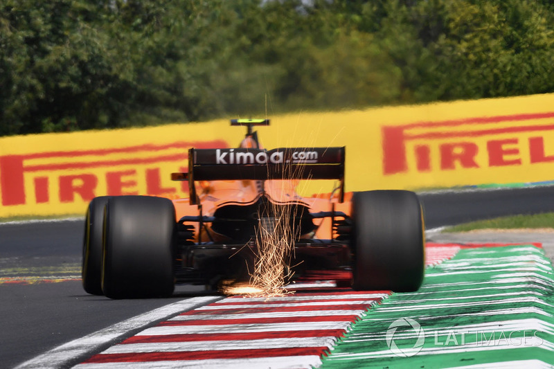 Stoffel Vandoorne, McLaren MCL33 sparks