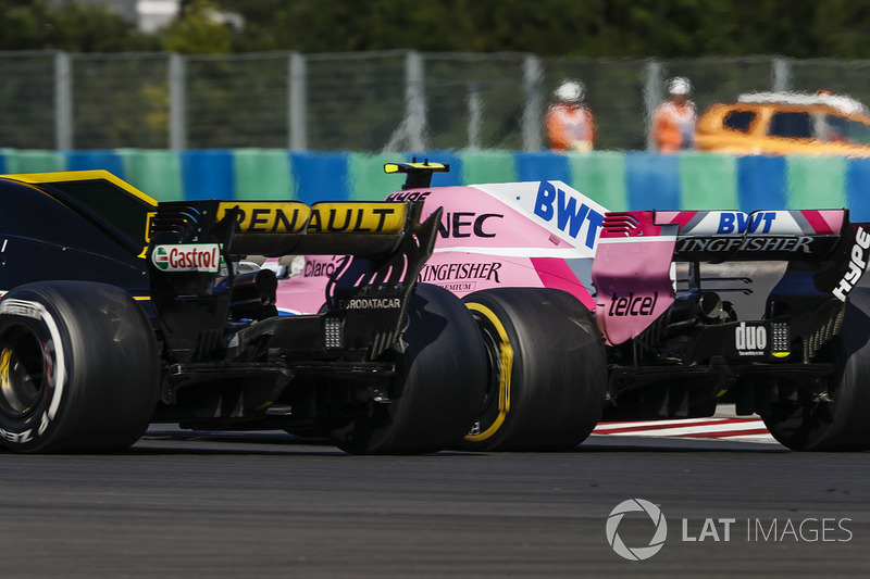 Esteban Ocon, Force India VJM11, lucha con Carlos Sainz Jr., Renault Sport F1 Team R.S. 18