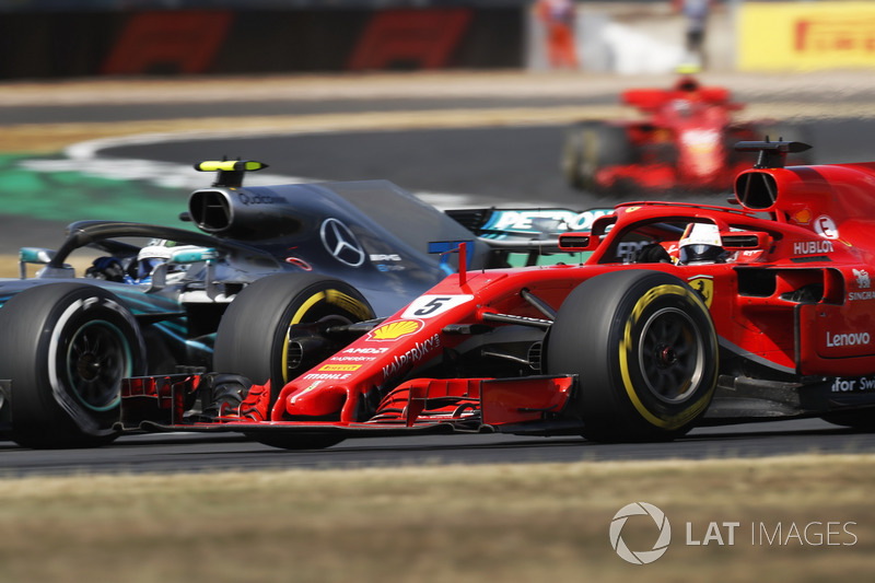 Valtteri Bottas, Mercedes AMG F1 W09, Sebastian Vettel, Ferrari SF71H
