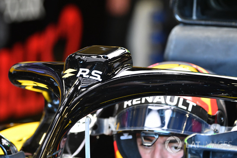 Carlos Sainz Jr., Renault Sport F1 Team R.S. 18 and halo detail