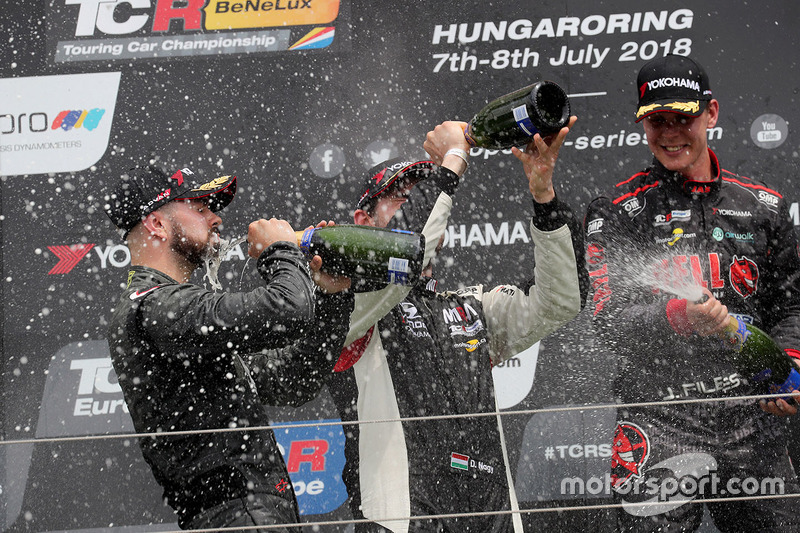 Francisco Mora, M1RA Hyundai i30 N TCR, Dániel Nagy, M1RA Hyundai i30 N TCR, Josh Files, Hell Energy Racing, KCMG Honda Civic Type R TCR