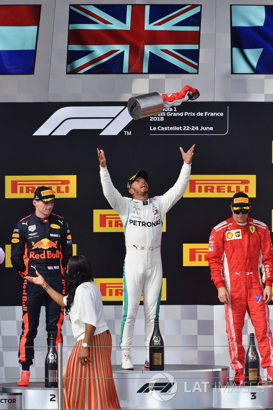 Podio: segundo lugar Max Verstappen, Red Bull Racing, ganador de la carrera Lewis Hamilton, Mercedes-AMG F1 y tercer lugar Kimi Raikkonen, Ferrari celebran