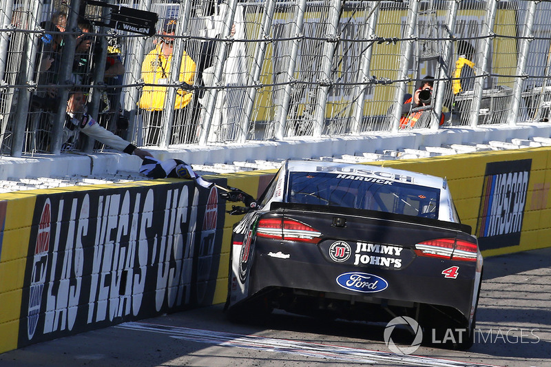 Pemenang balapan, Kevin Harvick, Stewart-Haas Racing, Ford