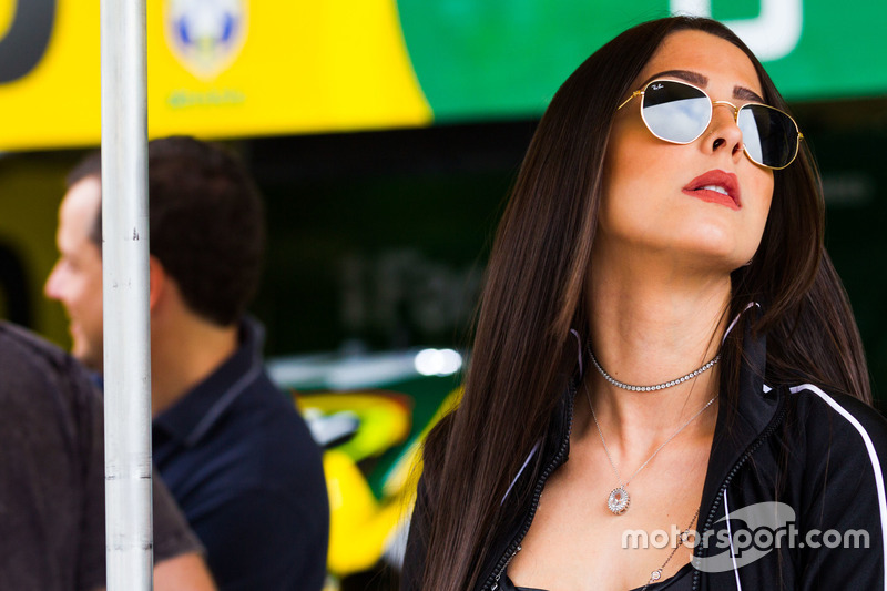 Grid girl