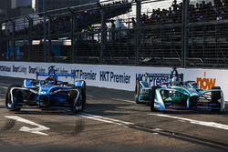 Sébastien Buemi, Renault e.Dams, leads Kamui Kobayashi, Andretti Formula E