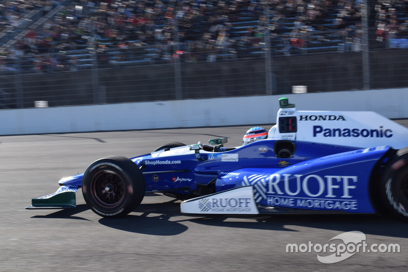 Takuma Sato corrió el óvalo