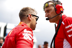 Sebastian Vettel, Ferrari, in griglia di partenza