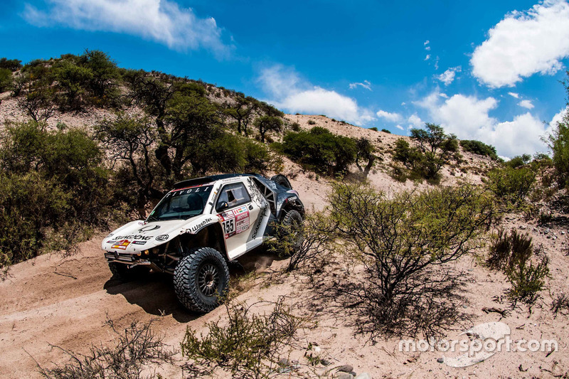 #355 SsangYong Tivoli DKR: Óscar Fuertes, Diego Vallejo