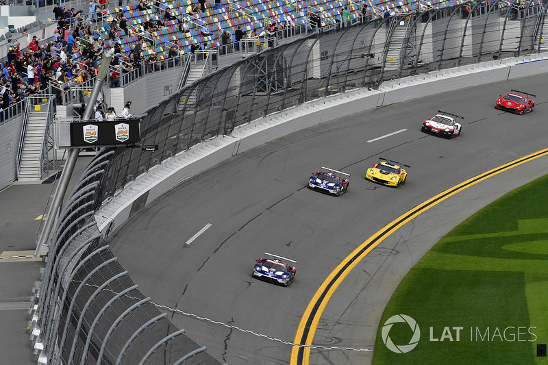 #67 Chip Ganassi Racing Ford GT, GTLM: Ryan Briscoe, Richard Westbrook, Scott Dixon, #66 Chip Ganassi Racing Ford GT, GTLM: Dirk Müller, Joey Hand, Sébastien Bourdais, #3 Corvette Racing Chevrolet Corvette C7.R, GTLM: Antonio Garcia, Jan Magnussen, Mike Ro