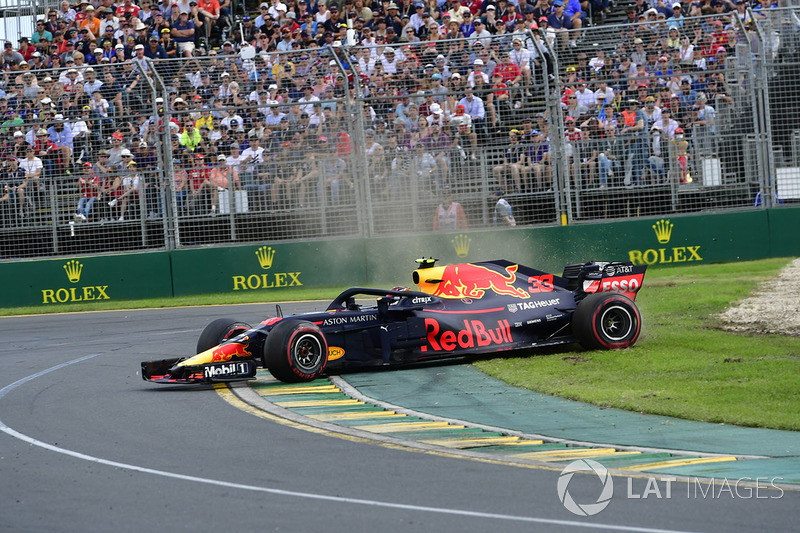 Max Verstappen, Red Bull Racing RB14 spins