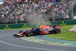 Max Verstappen, Red Bull Racing RB14 spins