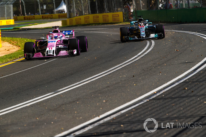 Sergio Perez, Force India VJM11 and Lewis Hamilton, Mercedes-AMG F1 W09