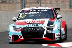 Tom Kristensen con el Audi RS3 LMS of Gordon Shedden