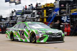 Kyle Busch, Joe Gibbs Racing, Toyota Camry Interstate Batteries