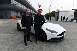 Martin Brundle, Sky TV ve Simon Lazenby, Sky TV ve Astom Martin DB11