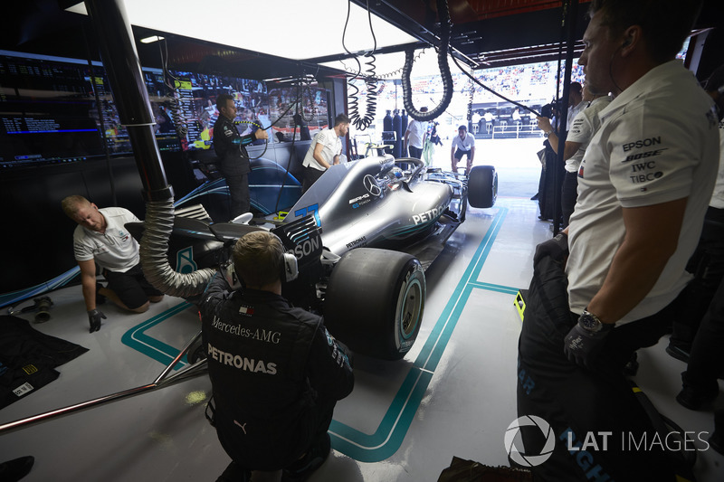 Valtteri Bottas, Mercedes AMG F1 W09, in the garage