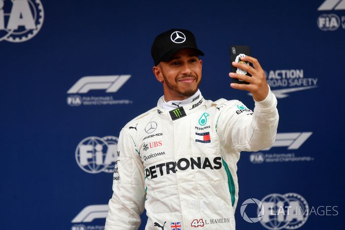 Além de aproveitar para tirar uma selfie.