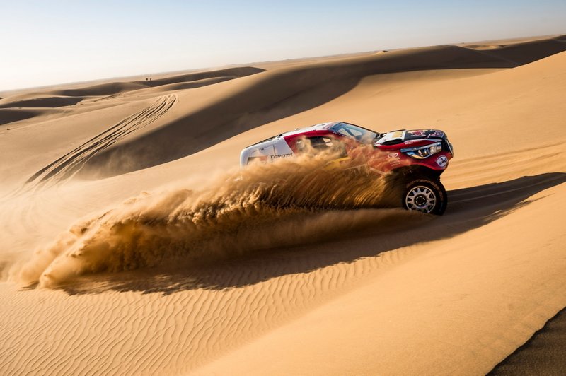 #304 Toyota Gazoo Racing: Giniel De Villiers, Alex Haro Bravo