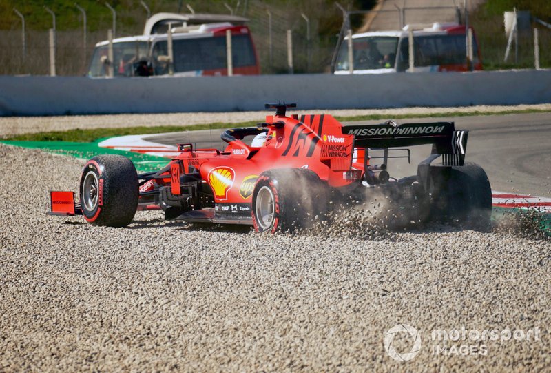 Sebastian Vettel, Ferrari SF1000 hace un trompo