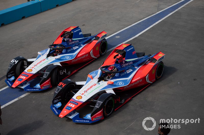 Jérôme d'Ambrosio, Mahindra Racing, M6Electro alongside Pascal Wehrlein, Mahindra Racing, M6Electro in the pit lane