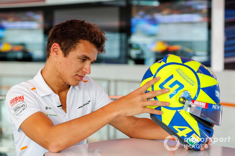 Lando Norris, McLaren with special Valentino Rossi tribute helmet