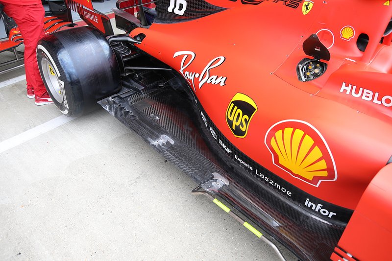 Ferrari SF90 floor detail