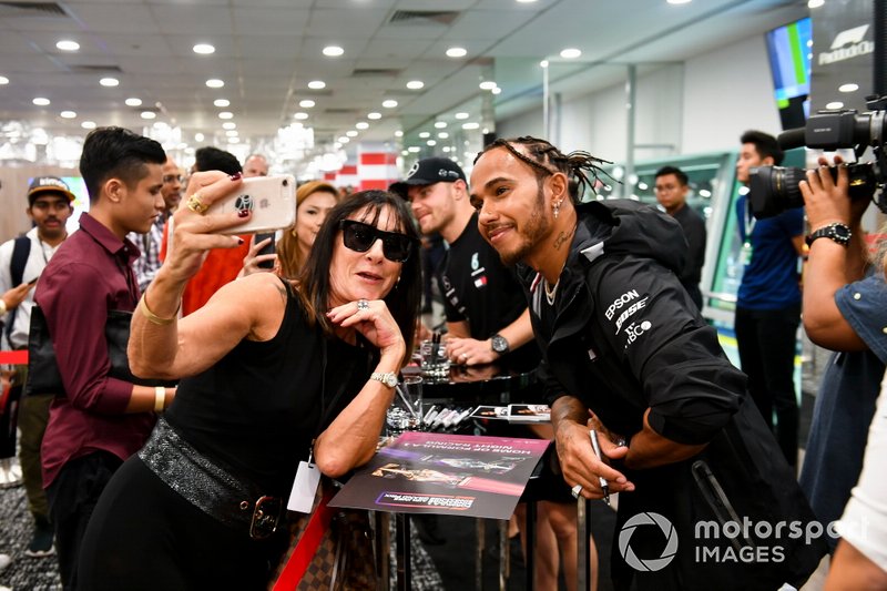 Lewis Hamilton, Mercedes AMG F1 takes a selfie with a fan