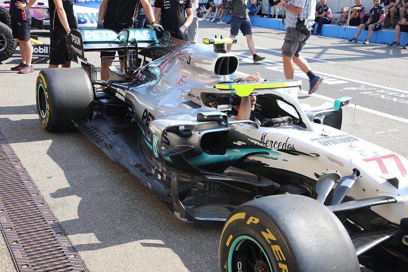 Mercedes AMG F1 W10 