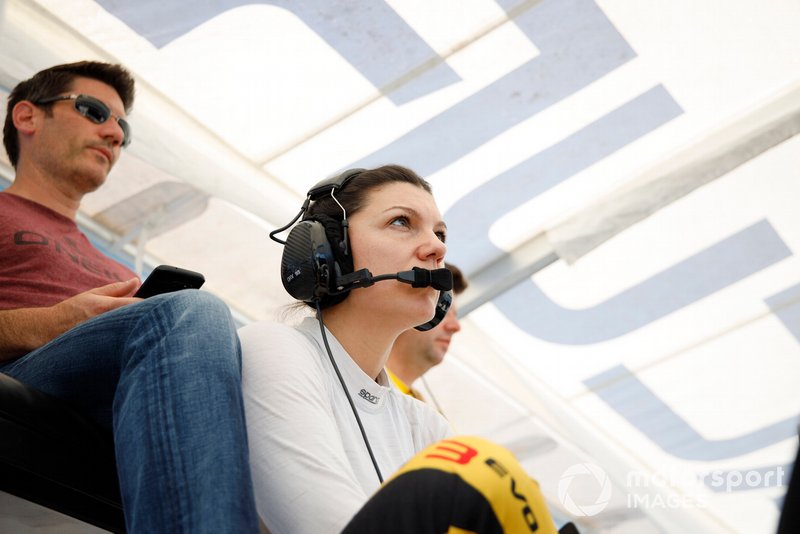 #57 Heinricher Racing w/Meyer Shank Racing Acura NSX GT3, GTD: Katherine Legge