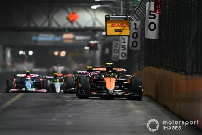 Lando Norris, McLaren MCL38, Pierre Gasly, Alpine A524, Yuki Tsunoda, RB F1 Team VCARB 01