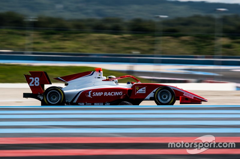 Роберт Шварцман за рулем автомобиля Формулы 3 команды PREMA