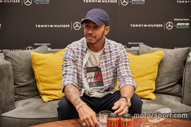 Lewis Hamilton és Palvin Barbara, Budapest