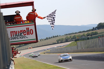 Bandiera a scacchi per Luca Segù, Ghinzani Arco Motorsport