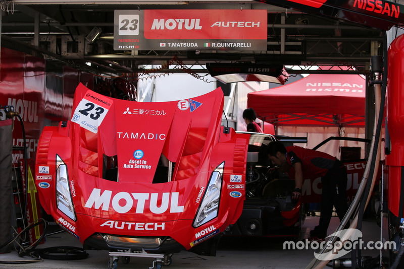 #23 MOTUL AUTECH GT-R